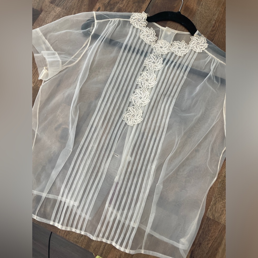 Vintage Mel Hahn & Gilbert 1950s vintage top floral details in small